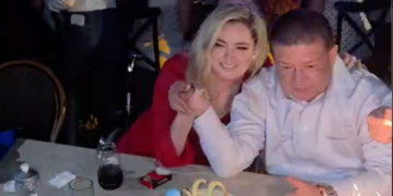 Asisten cientos al festejo de cumpleaños de César Jáuregui en la capital