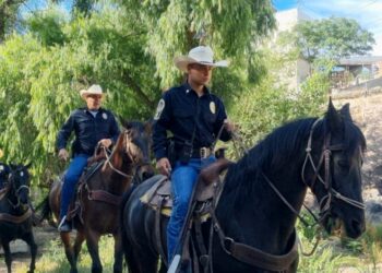 Patrulla Policía Montada zonas de difícil acceso en la capital