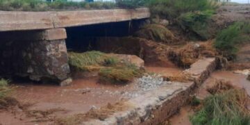 Inhabilitan tramo carretero en la libre Camargo-Jiménez por colapso en puente debido a temporales