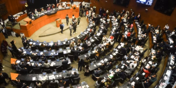 Desbandada legislativa en el Congreso por el inicio de la sucesión en 17 estados