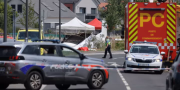 Avión de paracaidismo se desploma en Francia y deja once muertos