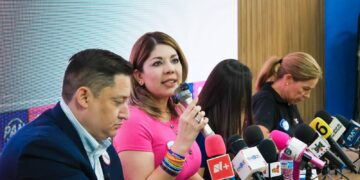 Inverosímil que hayan quitado visa por una infracción de hace 10 años: Daniela Álvarez