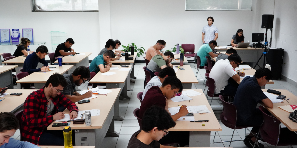 Becará Chihuahua a 15 estudiantes de ingeniería para especializarse en Taiwán