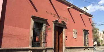 Comunidad literaria indignada por cierre de la Casa Museo Ramón López Velarde en la capital