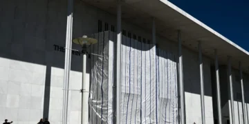Remoción de nombre de Trump en el Kennedy Center