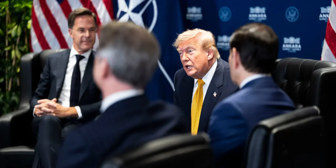 Trump ordena romper nexos con España