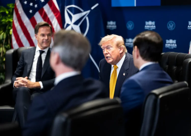 Trump ordena romper nexos con España