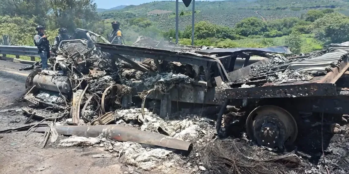 Tragedia carretera en Nayarit deja diez víctimas mortales