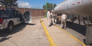 Aseguran 27 mil 900 litros de huachicol y detienen a tres en Chihuahua
