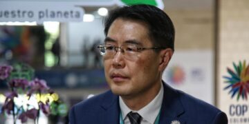 Embajador de China cuestiona la democracia y el sistema económico estadounidense