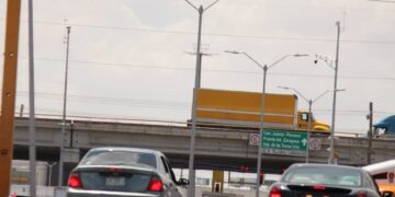 Anuncian cierre parcial de carril en la avenida De las Torres por obras de la JMAS