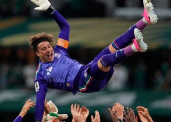 Guillermo Ochoa anuncia su retiro definitivo del futbol profesional
