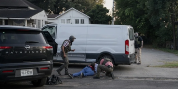 Investiga el FBI muerte de inmigrante mexicano a manos de agente de ICE en Houston