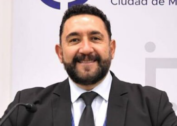 Renuncia Ulises Lara a la FGR
