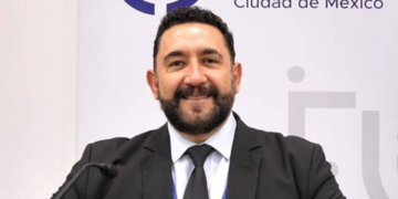 Renuncia Ulises Lara a la FGR