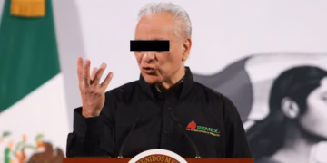Detienen a exdirector de Pemex por violencia familiar