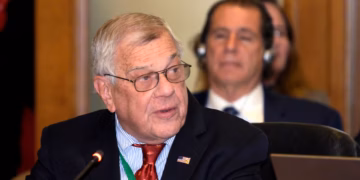 Funcionario de segundo nivel de EE.UU. le regresa sus cartas a Sheinbaum