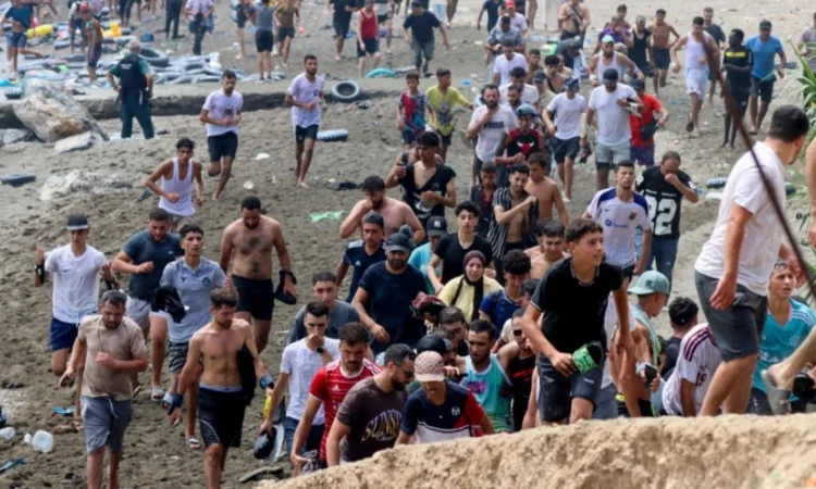 Despliega España al Ejército en Ceuta ante llegada masiva de migrantes y reporta al menos 15 muertos