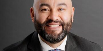 Salvador Carrillo, releva a operador político