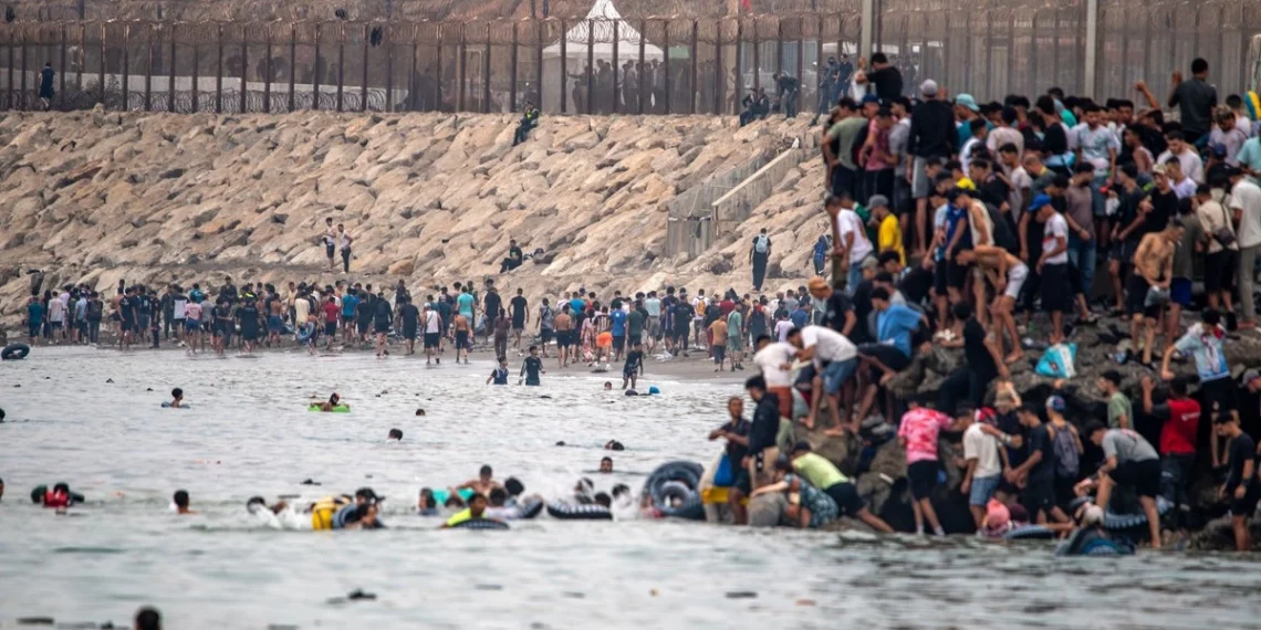 Sube a 57 muertos tras irrupción masiva de migrantes en Ceuta