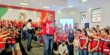 Alito Moreno toma protesta a mil 380 Defensores de Chihuahua