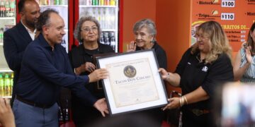 Municipio reconoce trayectoria de Taquería Don Chicho