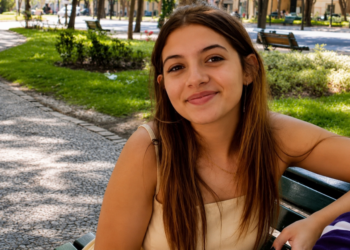 Amélie Voigt Trejes: la joven brasileña que se corona como la multimillonaria más joven del mundo