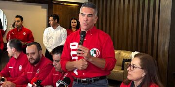 Alito Moreno descarta triunfo en solitario del PAN en Chihuahua y abre la puerta a Marco Bonilla mediante coalición