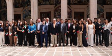 Abanderan a delegación de la UTCH que viajará a China en el programa HUST 3+3