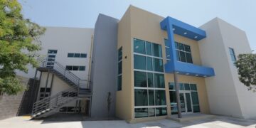 Inauguran el edificio J2 en el IIT de la UACJ