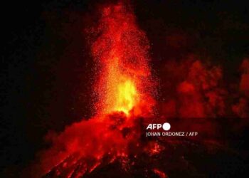 Eleva Guatemala nivel de alerta por erupción del Volcán de Fuego