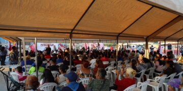 Andrea Chávez en la colonia División del Norte, concentra su campaña en Ciudad Juárez
