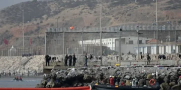 Despliegue de barrera marítima en Ceuta ante la crisis migratoria