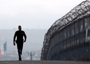 Exige Estados Unidos a México frenar el paso de migrantes