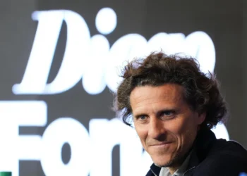 Diego Forlán asume las riendas de la selección uruguaya con el reto de recuperar la competitividad