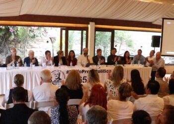 Comité plural exige libertad de Ernesto Ruffo