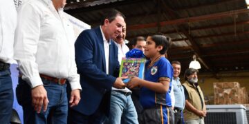 Arranca distribución de 4.4 millones de libros escolares en Chihuahua