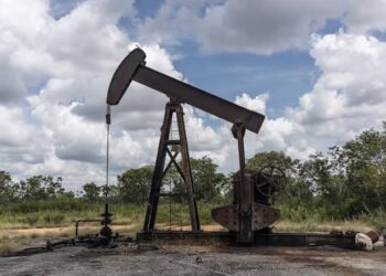 Estados Unidos y Venezuela pactan acuerdo petrolero histórico por 65 mil millones de barriles