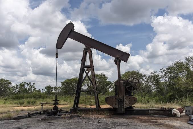 Estados Unidos y Venezuela pactan acuerdo petrolero histórico por 65 mil millones de barriles
