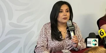 Anuncia Mayra Chávez dispersión de 40 mil becas Rita Cetina en Chihuahua