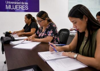 Pronto cierre en Derecho en la Universidad de la Mujer