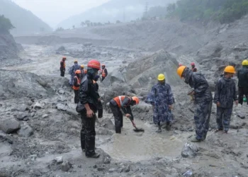 Suman casi 3 mil desaparecidos tras alud en la frontera entre Nepal y El Tíbet
