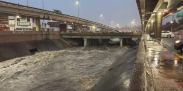 Deja torrenciales lluvias y alerta amarilla caos en Chihuahua; más de 12 horas de tormenta
