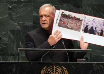 Presidente de Irán arremete contra Estados Unidos en asamblea de la ONU y defiende su programa nuclear