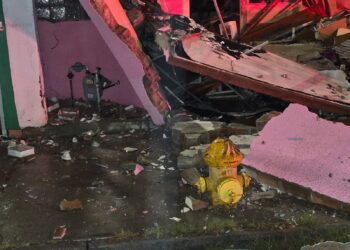 Explosión por acumulación de gas daña vivienda en Valle del Sol