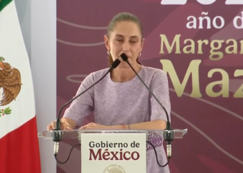 Protestas y abucheos interrumpen informe de Claudia Sheinbaum en Colima
