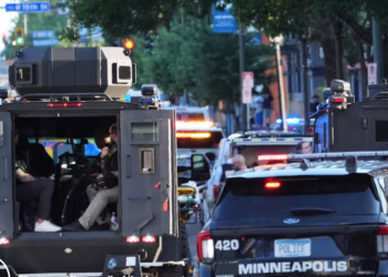 Tiroteo en edificio de Minneapolis deja tres muertos y tres policías heridos