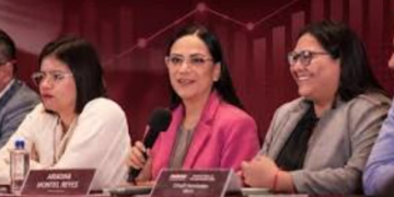 Morena admite ajustes en encuestas para gubernaturas de 2027 y enfrenta señalamientos por falta de transparencia