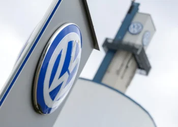 Aprueba Volkswagen recorte masivo de 50 mil puestos