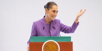 Sheinbaum llama a la unidad y honradez en la 4T